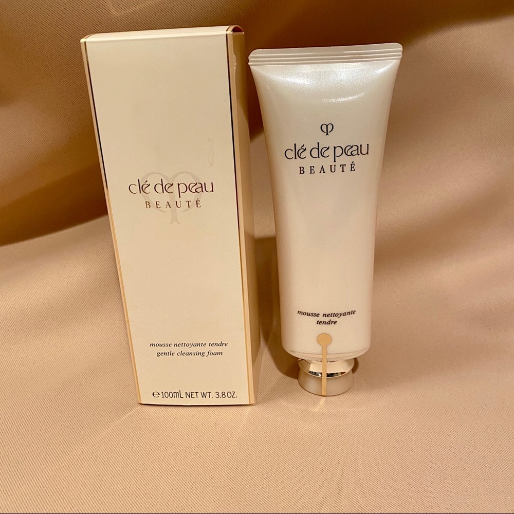 CLE DE PEAU GENTLE CLEANSING GOAM